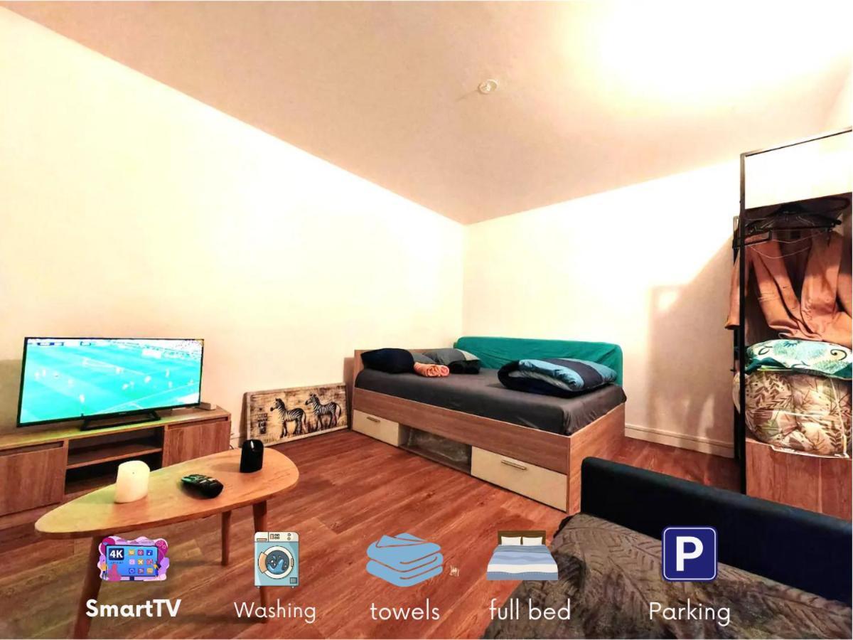 Apartamento F1 Equipe Avec Ascenseur, Parking Et Pres Des Transports Argenteuil Exterior foto